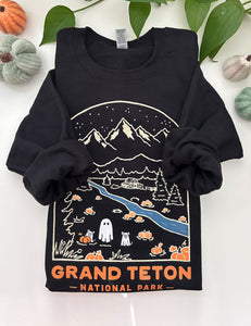 Grand teton Spooky National Park Unisex Sweatshirt | BLACK